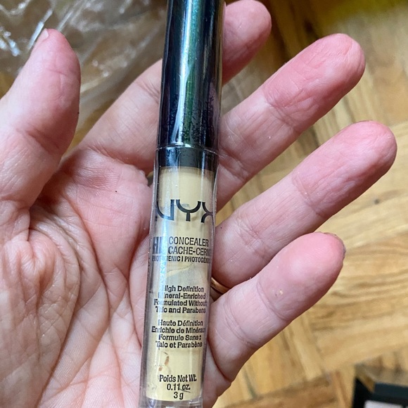 Makeup bundle of 6 six piece some new, unused, palettes - Picture 8 of 9